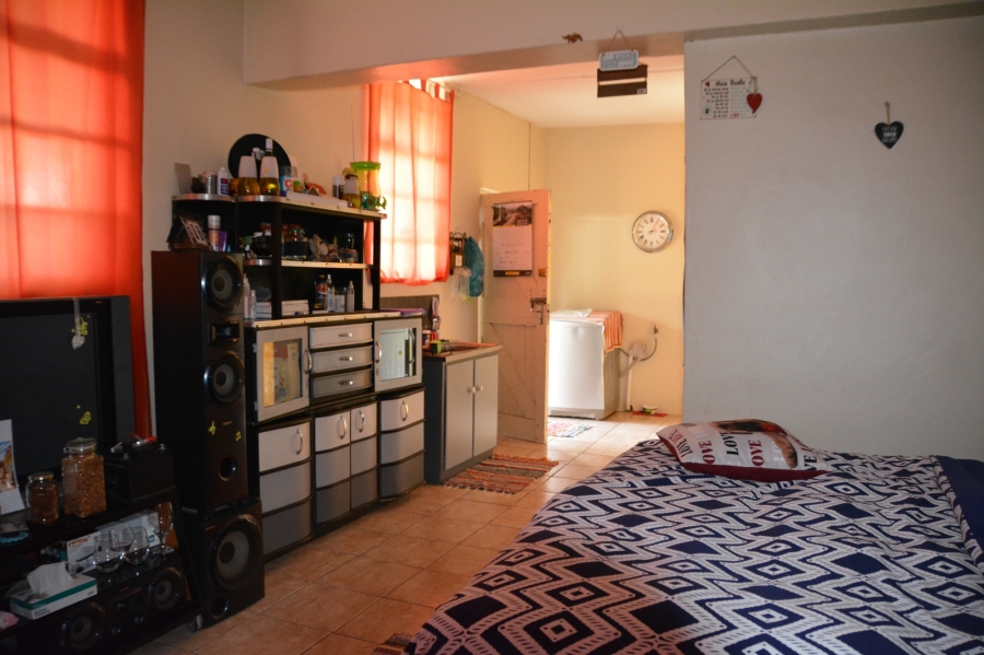 6 Bedroom Property for Sale in Klawer Western Cape